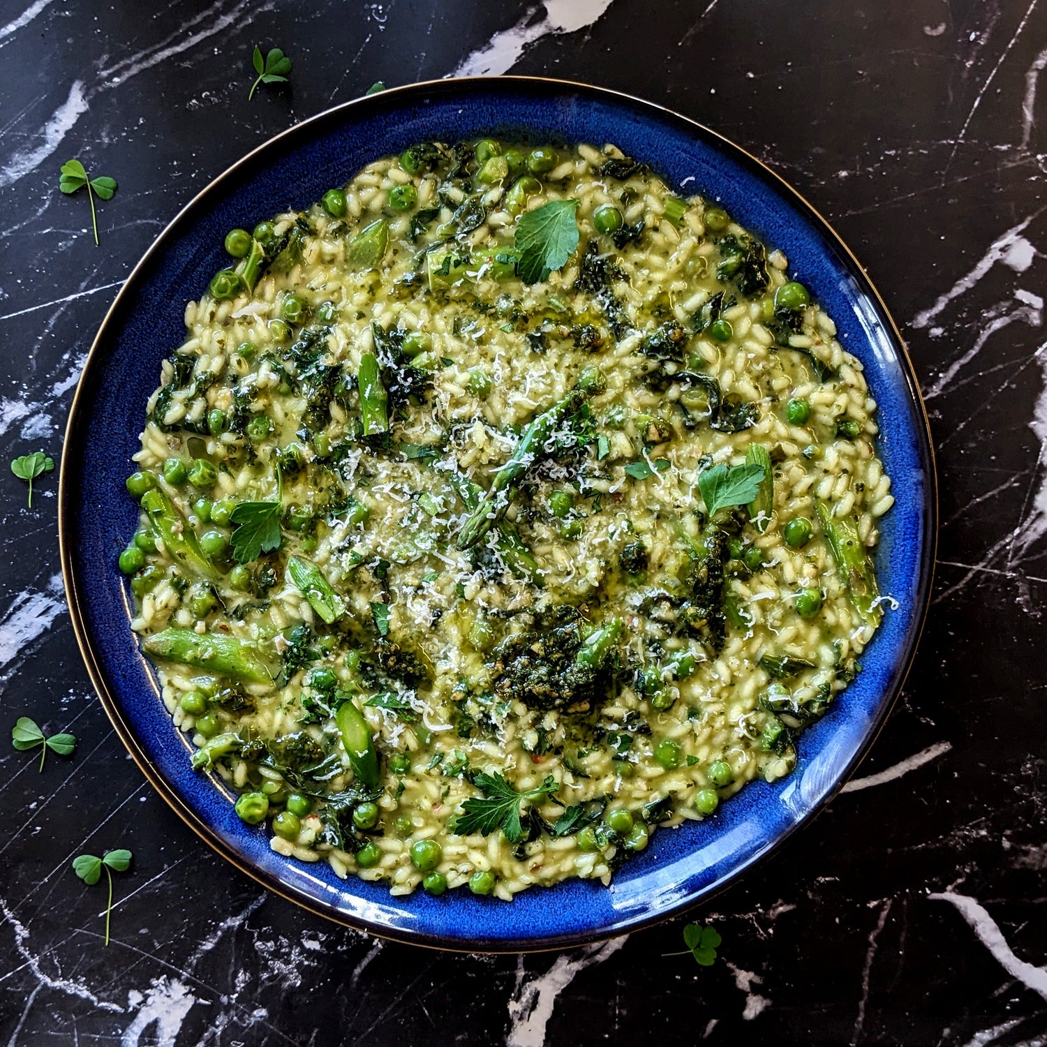 ASPARAGUS, KALE AND PEA SPRING RISOTTO WITH GARLIC AND BASIL PESTO 